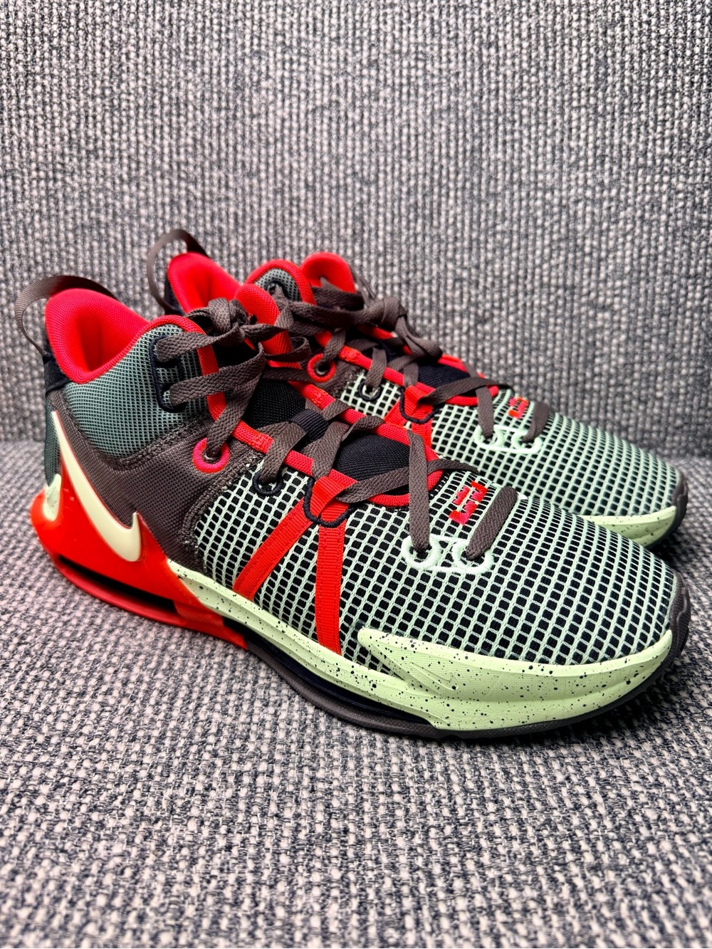 Nike LeBron Witness 7 Bright Crimson Alligator DM1123-001 Men’s 13 NWOB